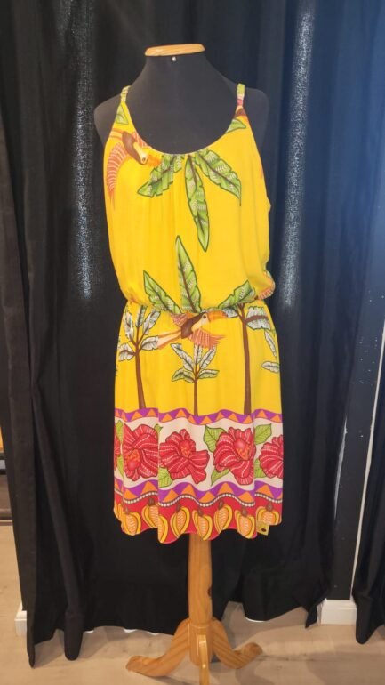 Vestido amarelo estampado
